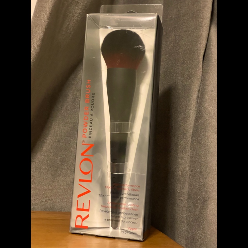 Revlon Powder Brush NWT! 💄